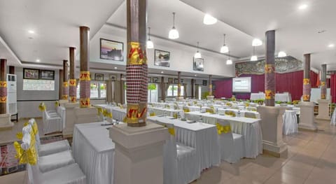 Dewi Sinta Hotel and Restaurant Hotel in Kediri