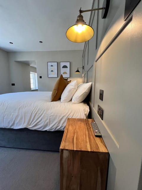 The Punchbowl Inn Inn in West Oxfordshire District