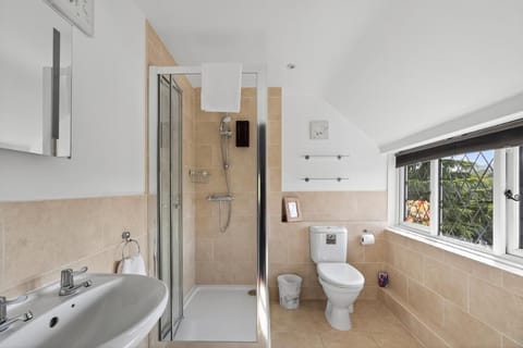 Greyhound Country Inn Bed and Breakfast in East Devon District