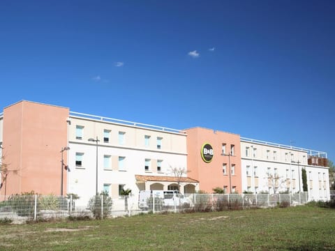 B&B HOTEL Marseille Aéroport Saint-Victoret Hotel in Marignane