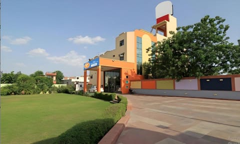 Jypore Saffron Inn & Suites Hotel in Jaipur