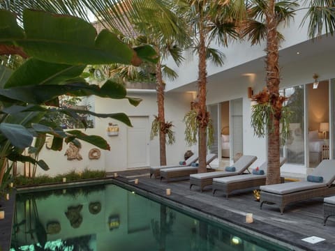 Room & Vespa Suite 4 Bed and Breakfast in Kuta