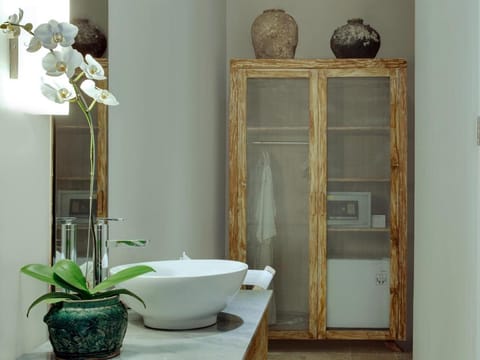 Room & Vespa Suite 4 Bed and Breakfast in Kuta