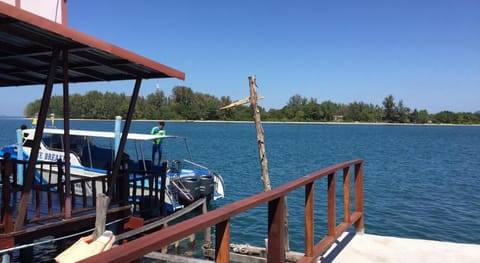 Non Du Lay Guesthouse Bed and Breakfast in Sala Dan