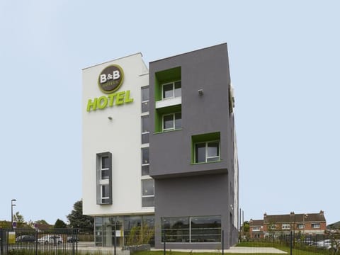 B&B HOTEL Lens Musée Du Louvre Hotel in Lens