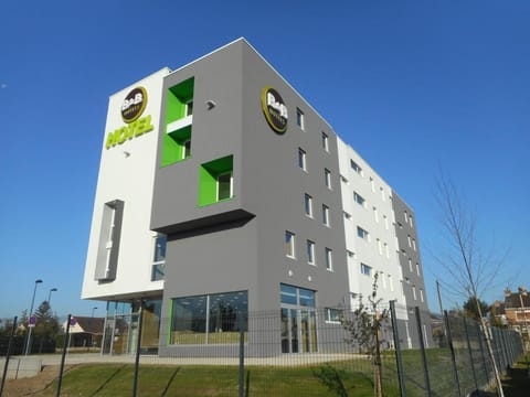 B&B HOTEL Lens Musée Du Louvre Hotel in Lens