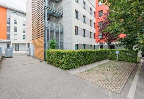 B&B HOTEL Lens Musée Du Louvre Hotel in Lens