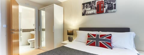 ShortstayMK Vizion apartments, with free superfast wi-fi, parking Apartment in Milton Keynes