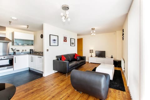 ShortstayMK Vizion apartments, with free superfast wi-fi, parking Apartment in Milton Keynes