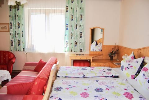 Frühstückspension Kirchenwirt Bed and Breakfast in Carinthia, Austria