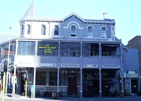 Kimberley Backpackers Hotel in Cape Town
