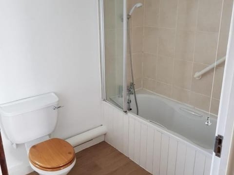 A35 Pit Stop Rooms Inn in East Devon District