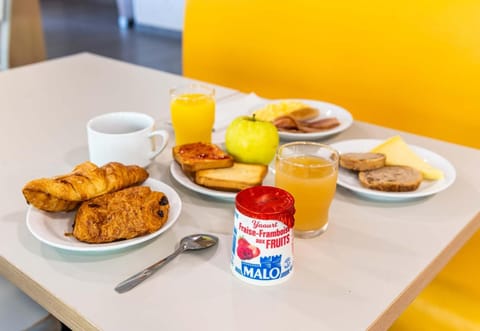 B&B HOTEL CHAMBERY La Cassine Hotel in Chambery