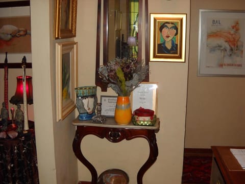 Villa Pascal Guest House Bed and Breakfast in Cape Town