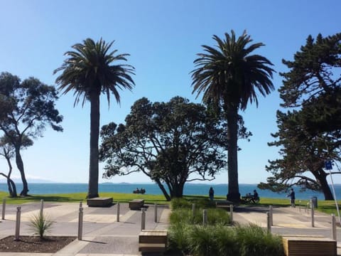 The Lighthouse Apartment in Auckland