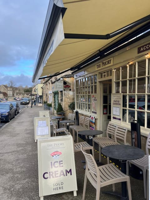 Priory Tearooms Burford with Rooms Bed and Breakfast in West Oxfordshire District