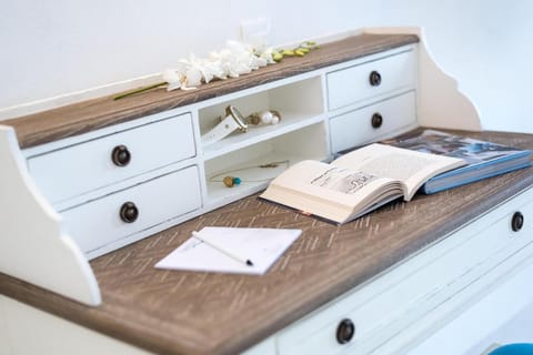 Maregio Suites Hotel in Oia