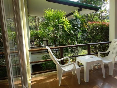 Khaolak Hillside Villa Hotel in Khuekkhak