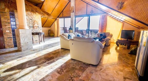 Laguna Beach Club Resort in Sala Dan