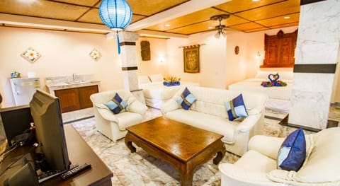 Laguna Beach Club Resort in Sala Dan