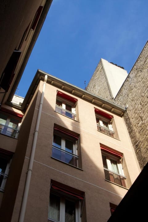 Auberge Internationale Des Jeunes Hostel in Paris