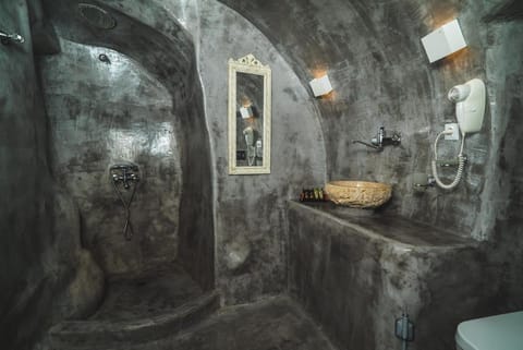 Kaleidoscope Cave Houses Apartment hotel in Oia