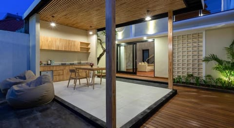 Paisa Villa Seminyak Villa in North Kuta