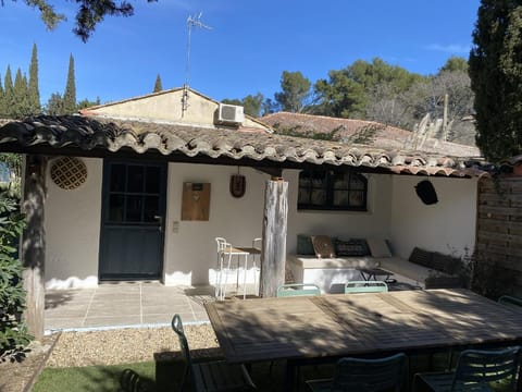 Mas la Pauline Gîtes de charme & roulotte Vacation rental in Saint-Remy-de-Provence