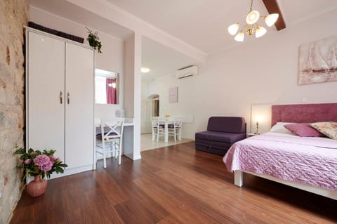 Palace Central Square Bed and Breakfast in Trogir