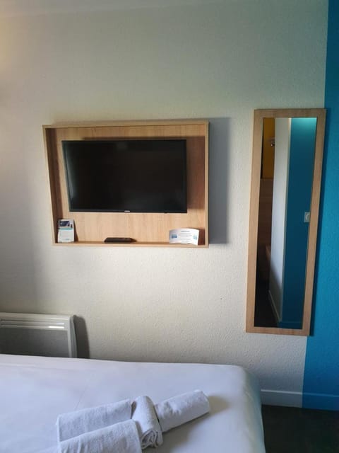 Kyriad Direct Orleans - Olivet - La Source Hotel in Orléans