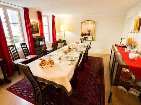 Le Prieuré Saint Agnan Hotel in Centre-Val de Loire