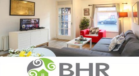 In City Centre / Parking / Private Entrance Apartment in Belfast