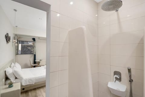 Oasis Suites Fira Hotel in Thera