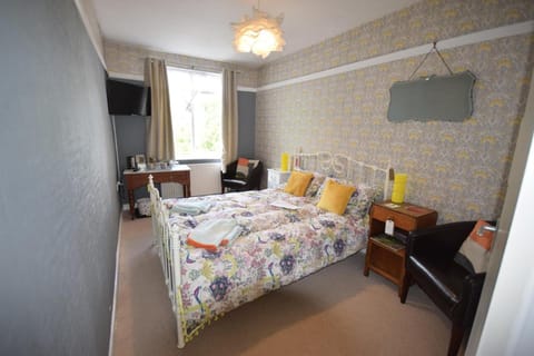 Newberry Beach lodge Bed and Breakfast in North Devon District