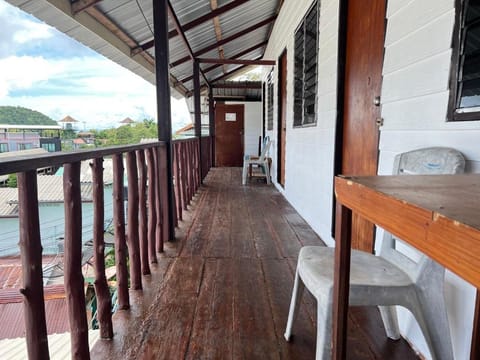 Lux Guesthouse Bed and Breakfast in Krabi Changwat