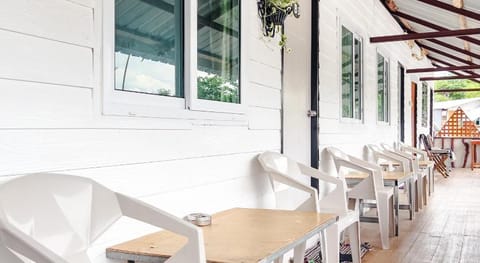 Lux Guesthouse Bed and Breakfast in Krabi Changwat