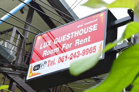 Lux Guesthouse Bed and Breakfast in Krabi Changwat