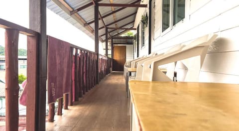 Lux Guesthouse Bed and Breakfast in Krabi Changwat