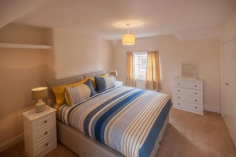 Town Centre Apartment Perfect Location with on-street parking Apartment in Stratford-upon-Avon