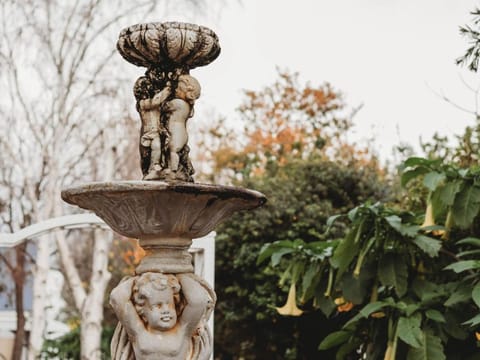 Le Petit Paris Bed and Breakfast in Franschhoek