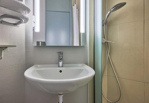 B&B HOTEL Caen Mémorial Hotel in Caen