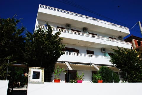 Vila Renato Ksamil Apartment in Ksamil