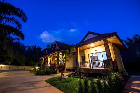 Dusit Phuphaya Resort Hotel in Krabi Changwat