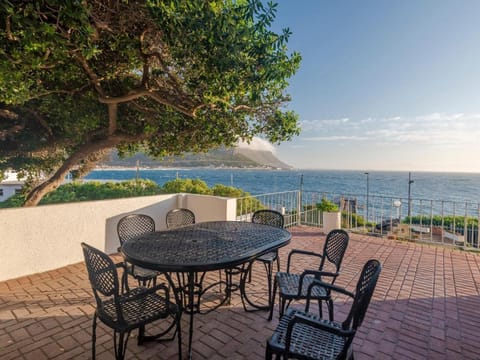 Sunny Cove Manor Bed and Breakfast in Cape Town