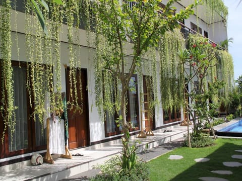 Bali Fullmoon Guesthouse Bed and Breakfast in North Kuta