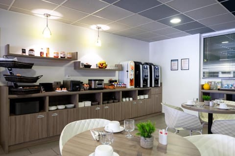 Nemea Appart Hotel Quai Victor Tours Centre Apartment hotel in Tours