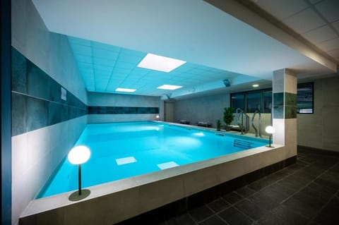 Nemea Appart Hotel Quai Victor Tours Centre Apartment hotel in Tours