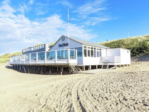 Beautiful holiday home Zeeroos in Zeeland Vacation rental in Koudekerke