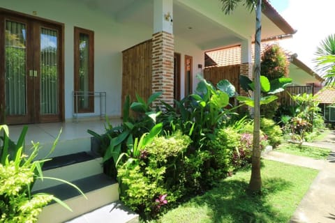 The Wina Guest House 2 Bed and Breakfast in North Kuta