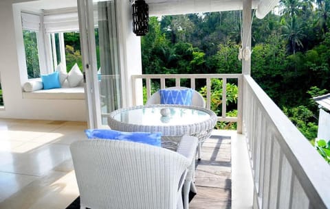 Cloud Nine Estate Villa in Ubud